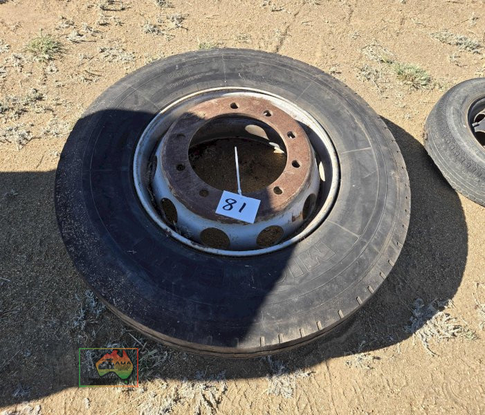10 stud 11R22.5 Truck Rim & Tyre