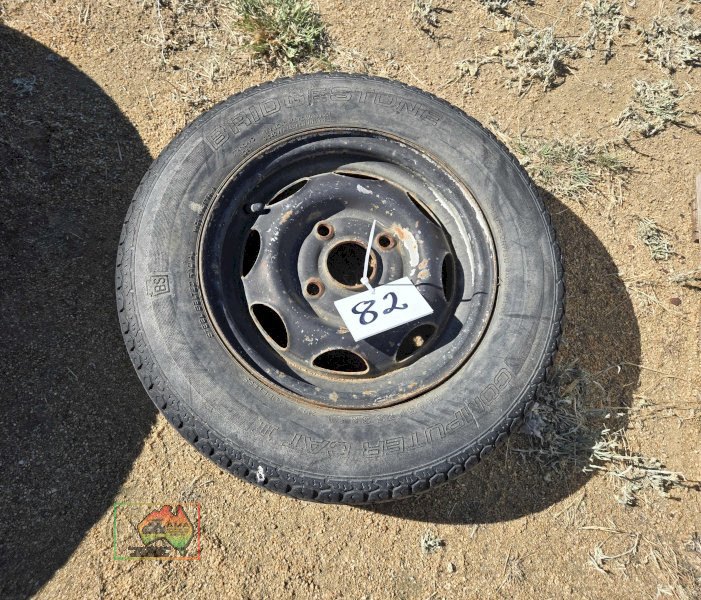 4 stud 11R22.5 Trailer Rim & Tyre