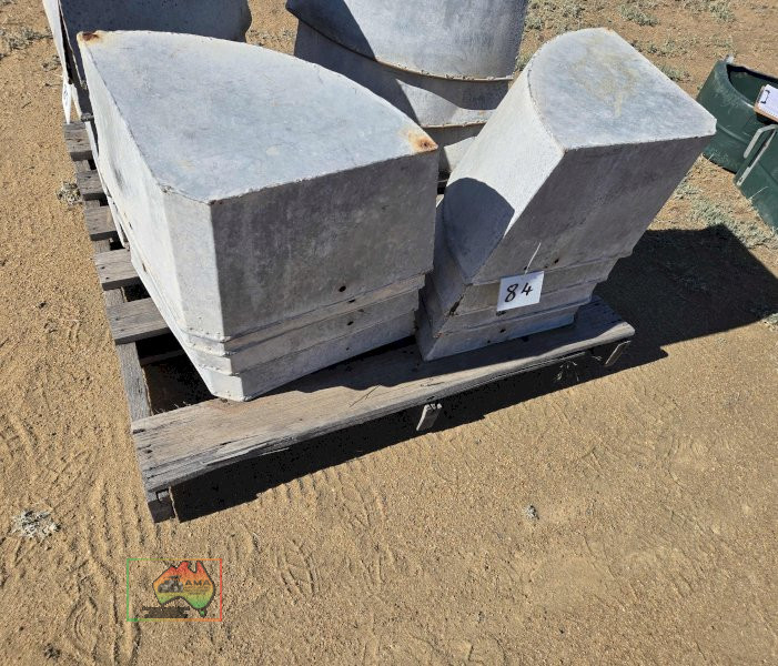 8x Galv. Corner Feeders