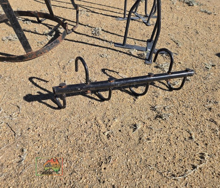 Rail Bracket for Feed Bucket & 2 Saddle Racks - photo 4