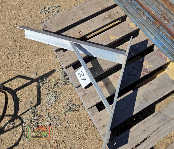H/duty Wall Mount Saddle Bracket - photo 2