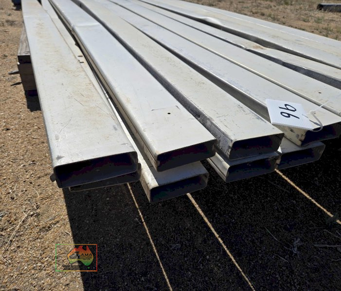 17x Pressed Aluminium Rails 105x38x2.5m - photo 4