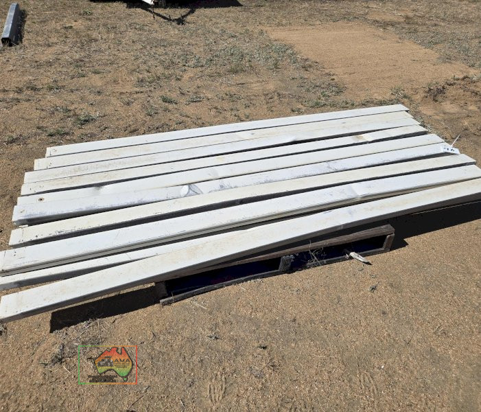 17x Pressed Aluminium Rails 105x38x2.5m - photo 3
