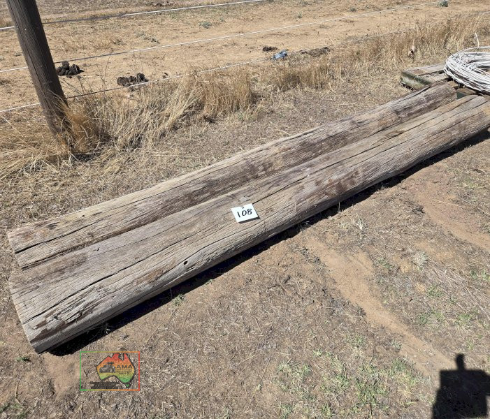 2x 11" Strainer Posts 2.9m