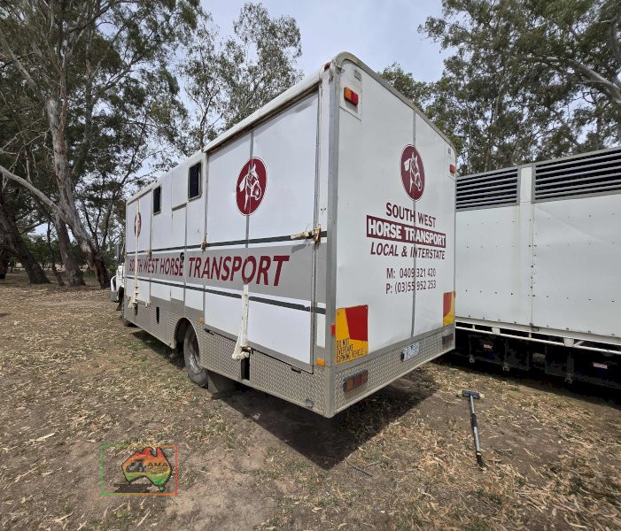 1994 UD CLG Horse Transport Truck - photo 6