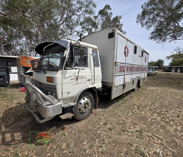 1994 UD CLG Horse Transport Truck - photo 4