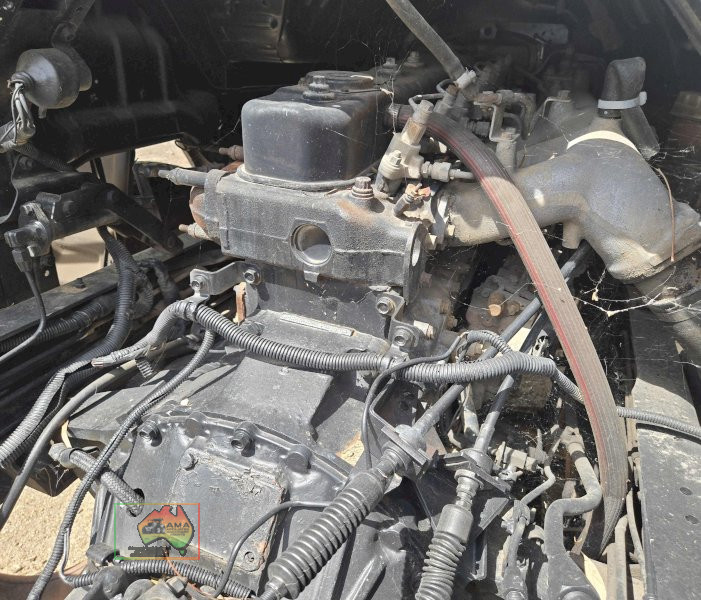 1998 Isuzu FRR-500 LWB Truck - photo 6