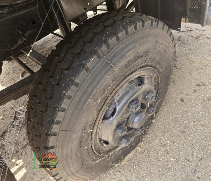 1998 Isuzu FRR-500 LWB Truck - photo 13