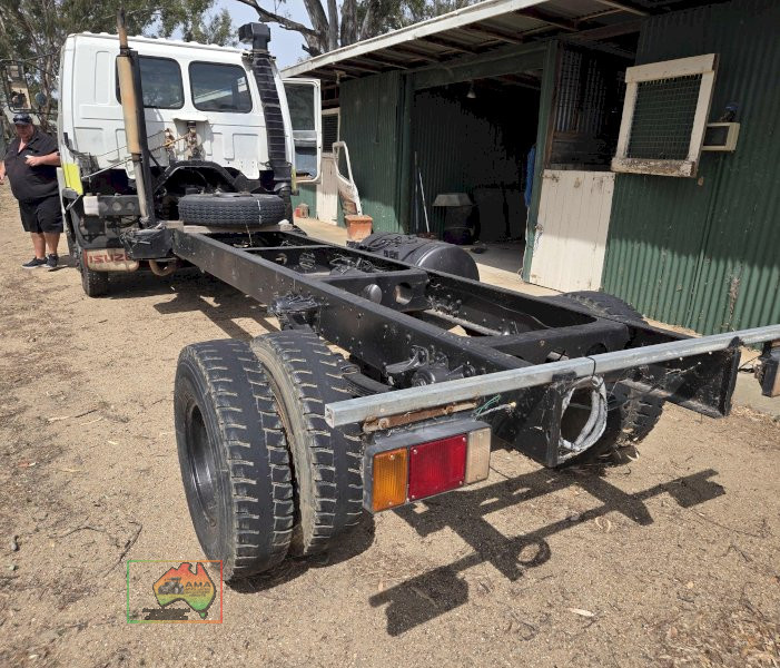 1998 Isuzu FRR-500 LWB Truck - photo 3