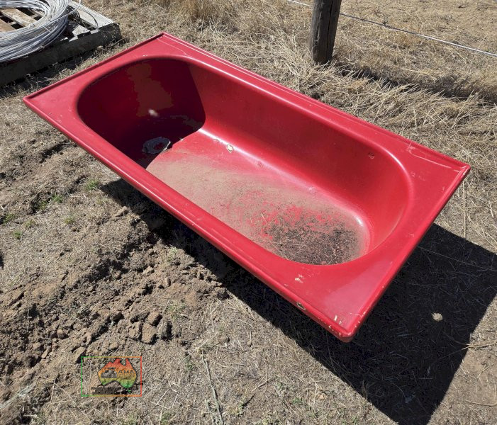 Red Bath Stock Trough - photo 2