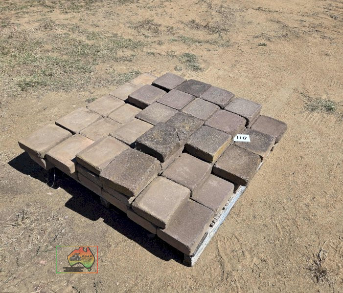 75x Concrete Pavers - photo 3