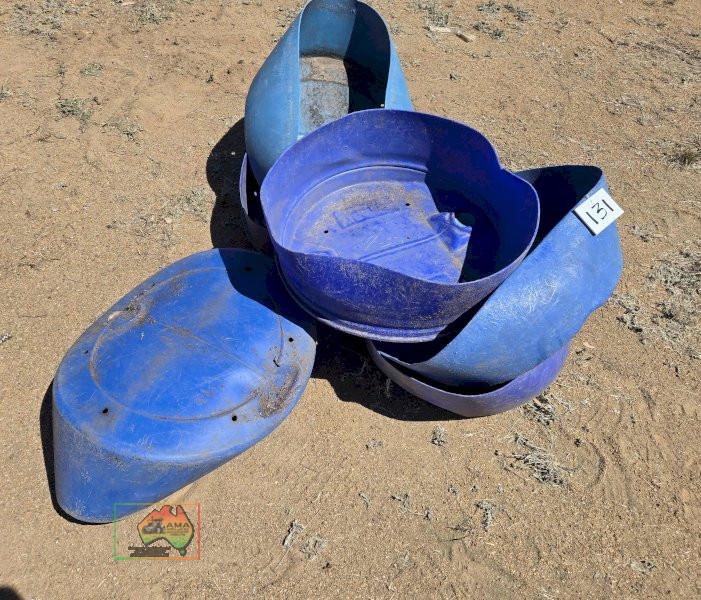 6x Plastic Feed Troughs - photo 2