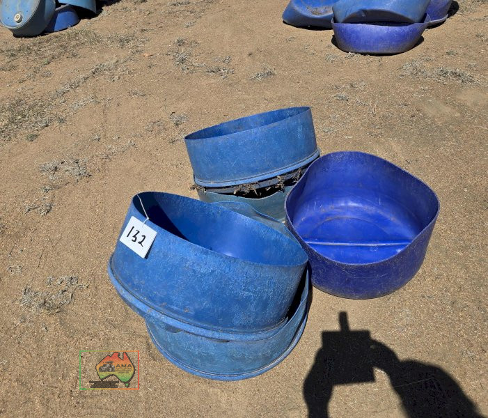 6x Plastic Water Troughs - photo 3