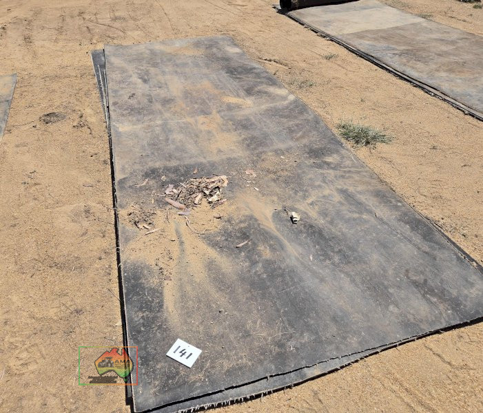 4x Rubber Mats