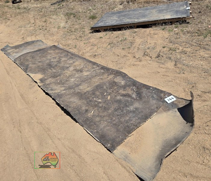 3 Lengths of Rubber Matting 960mm Wide - photo 2
