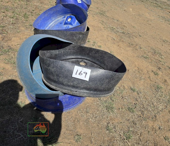 6x Plastic Feeders - photo 1