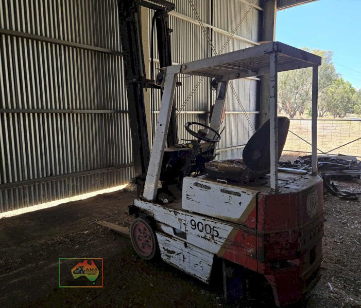 Toyota EV-9005 Forklift - photo 2