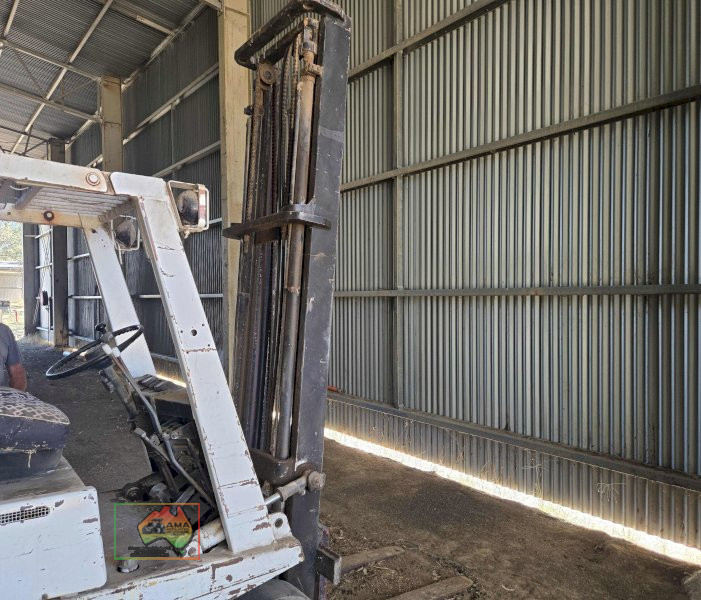 Toyota EV-9005 Forklift - photo 5