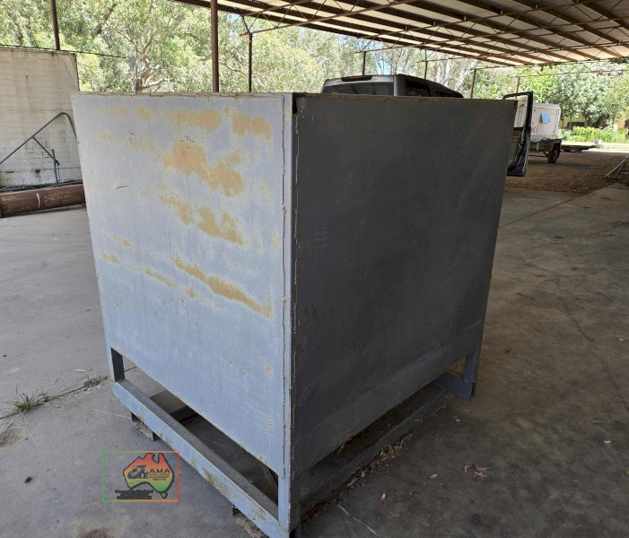 Solid 4' x 4' Grain Bin - photo 2