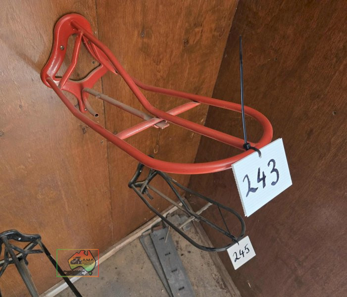 Wall Mount Saddle Rack