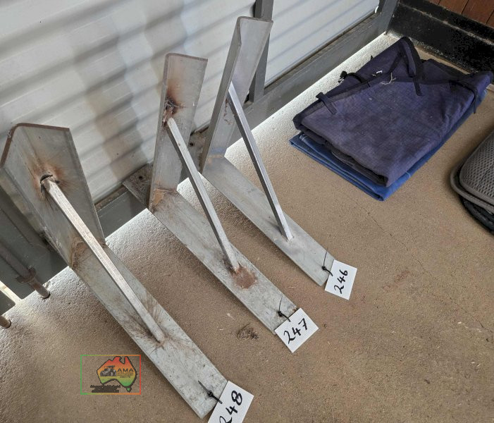Wall Mount Saddle Rack (x1) - photo 3