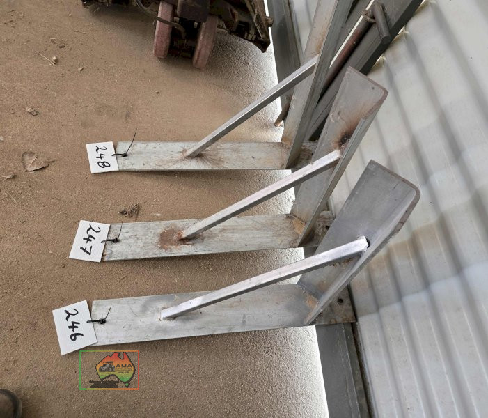 Wall Mount Saddle Rack (x1) - photo 2