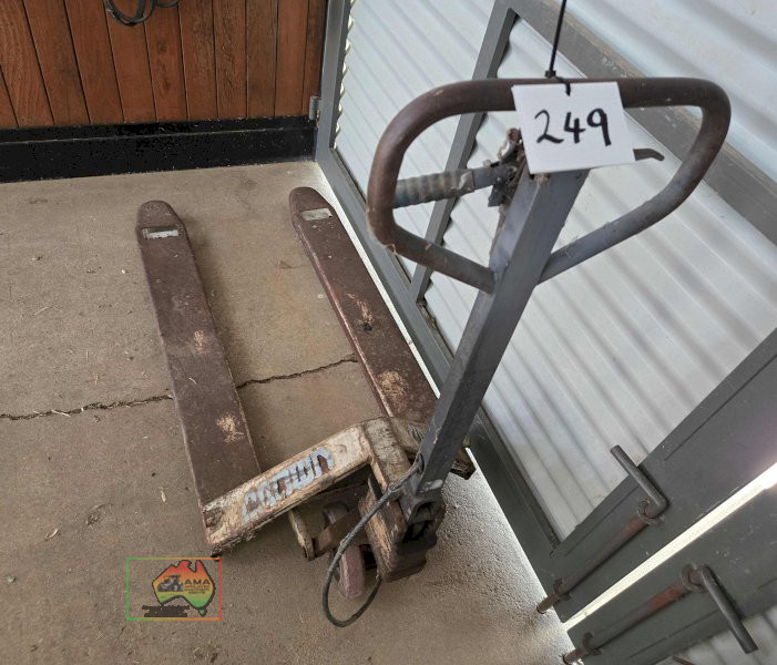 Crown Pallet Trolley Jack