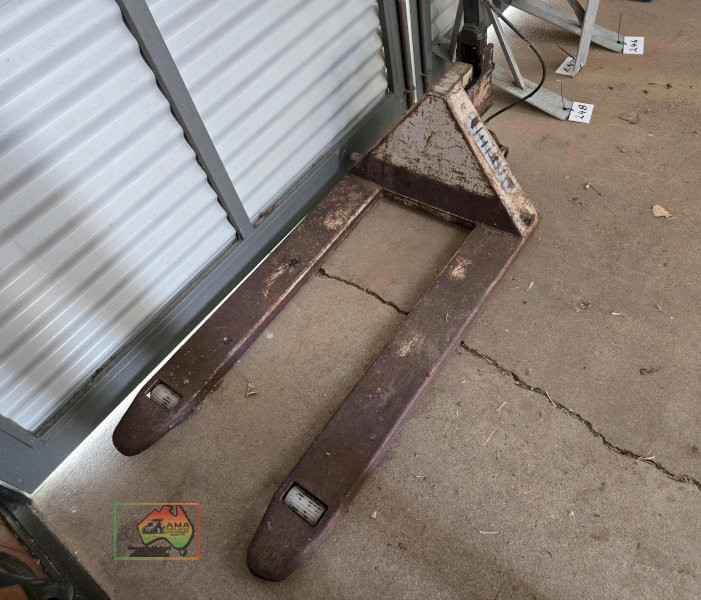 Crown Pallet Trolley Jack - photo 2