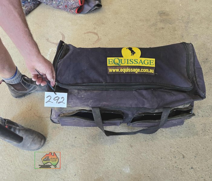 Equissage Horse Massage Kit