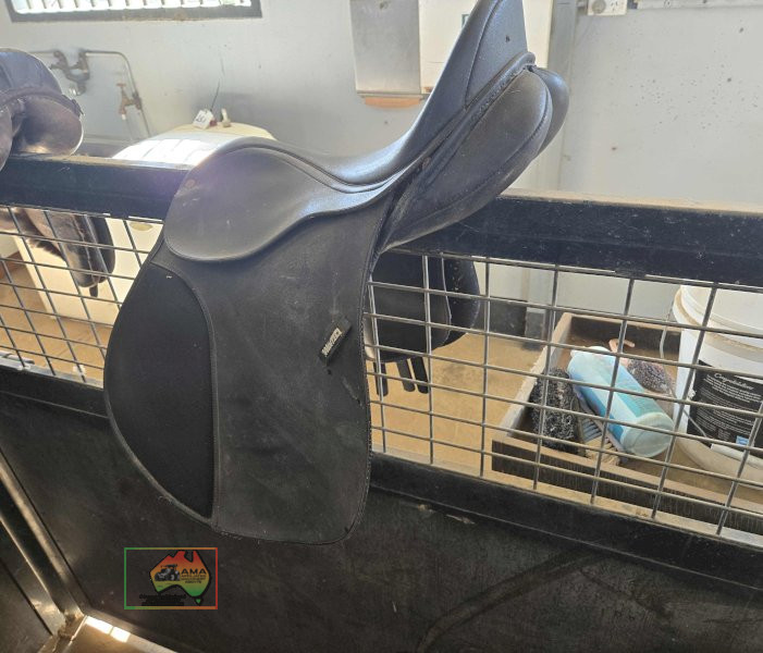 Wintec 15" Eventing Saddle - photo 1