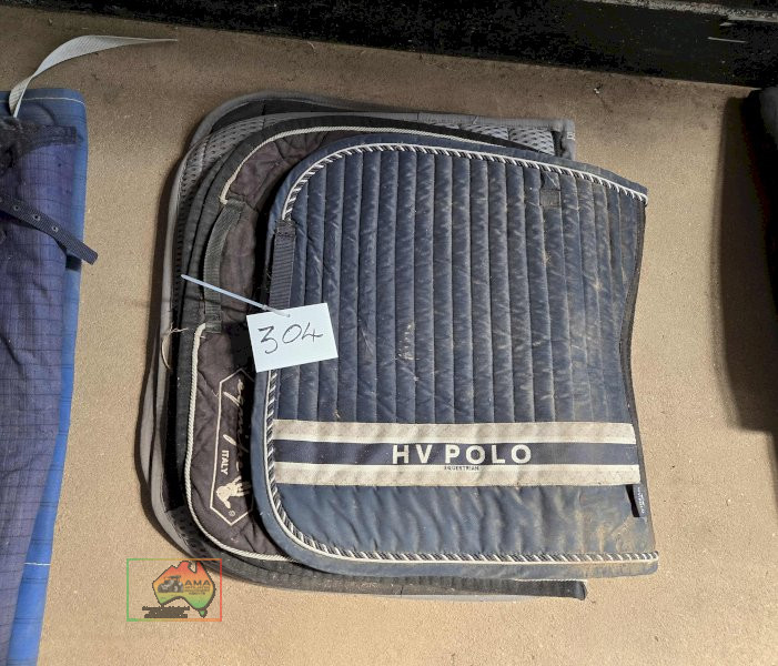 3x Saddle Blankets