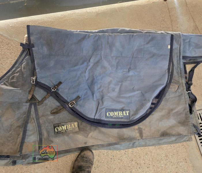 2x Combat Yearling Rugs - photo 4