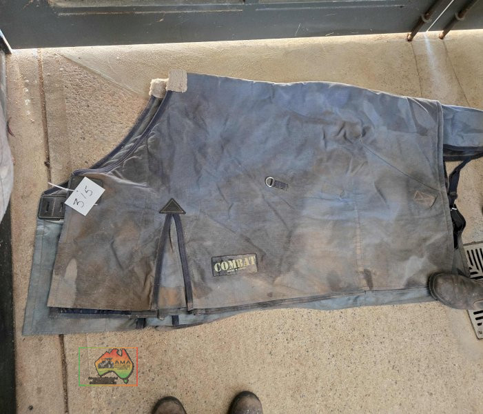 2x Combat Yearling Rugs - photo 3