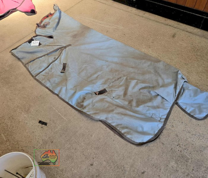 Light weight Horse Rug 6-0 - photo 2