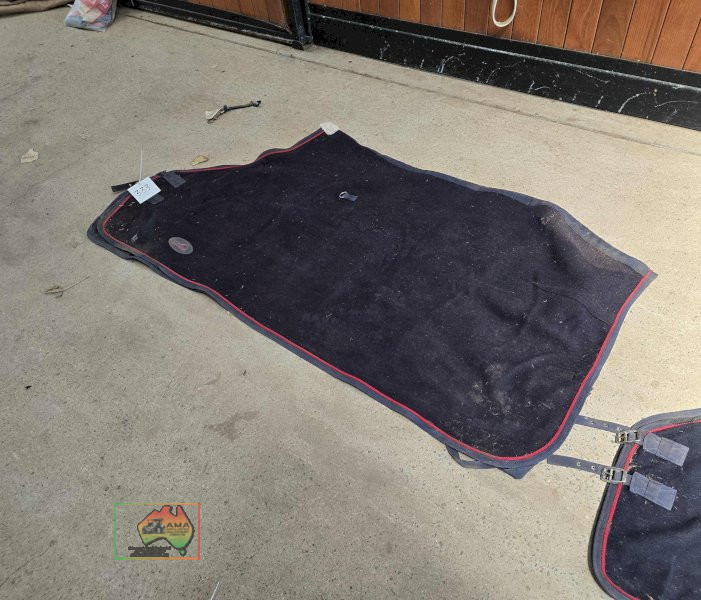 2x Euro Hunter 5-6 Woolen Raceday Rugs - photo 2