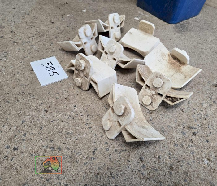 8x Plastic Jump Brackets - photo 3