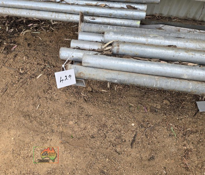 8x Various Lengths of Used 2-1/4" Galv. Pipe - photo 4