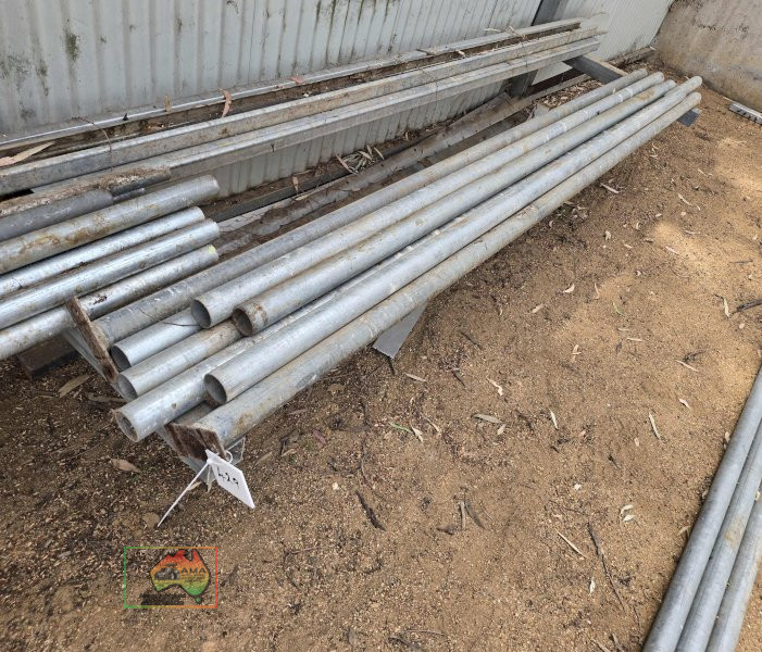 8x Various Lengths of Used 2-1/4" Galv. Pipe - photo 2