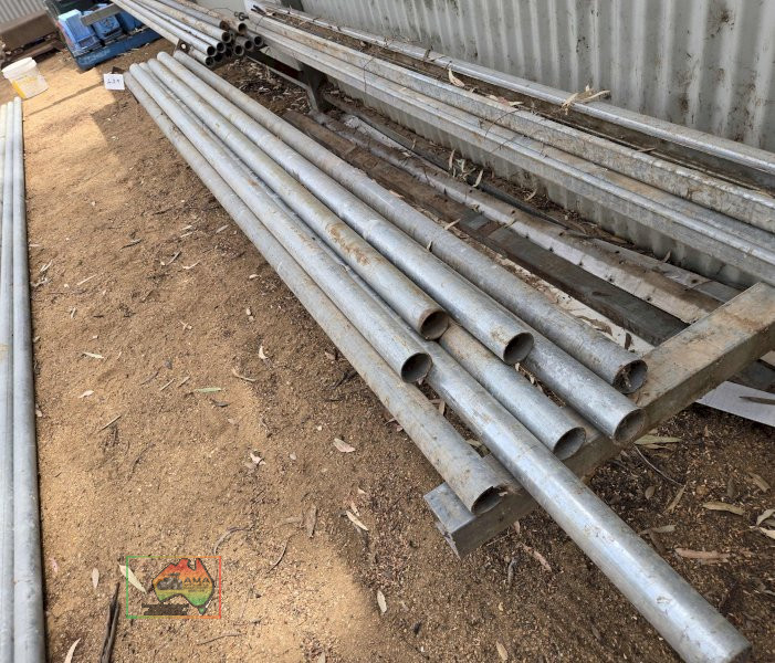 8x Various Lengths of Used 2-1/4" Galv. Pipe - photo 3