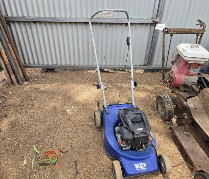 Victa Vantage Mower - photo 2