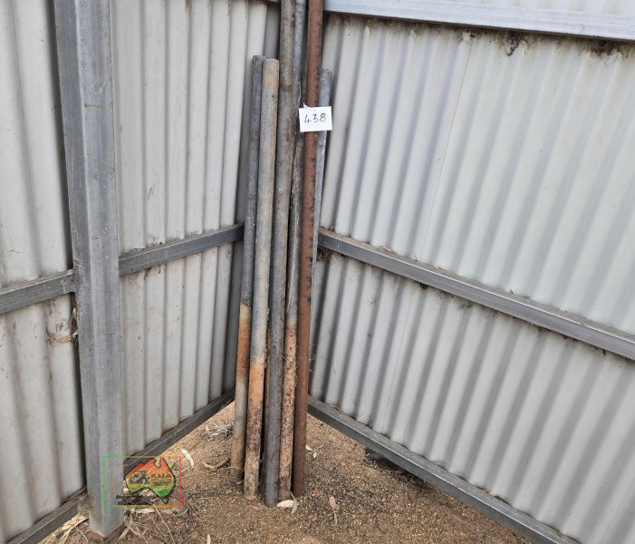 Assorted Lengths of Used Galv. Pipe