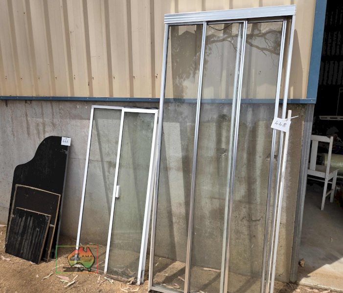 2x Alloy Shower Screens - photo 2