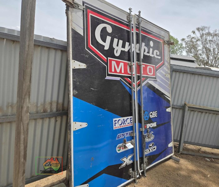 Pair of Rear Truck Doors 2.4m x 2.4m - photo 2