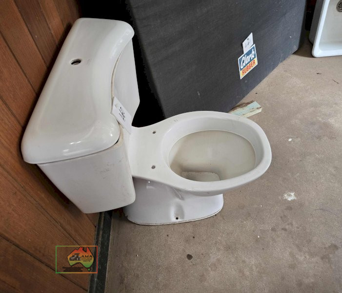 Caroma Porcelain Cistern with Float - photo 3