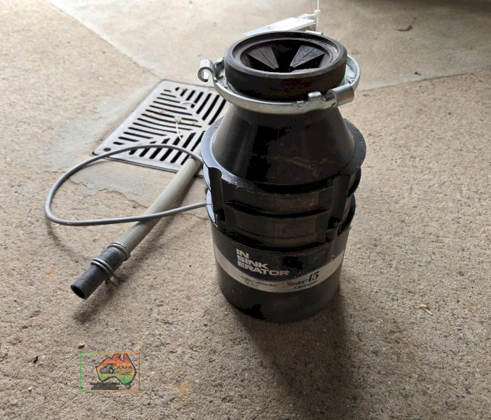 Electric Insinkerator As-New - photo 3