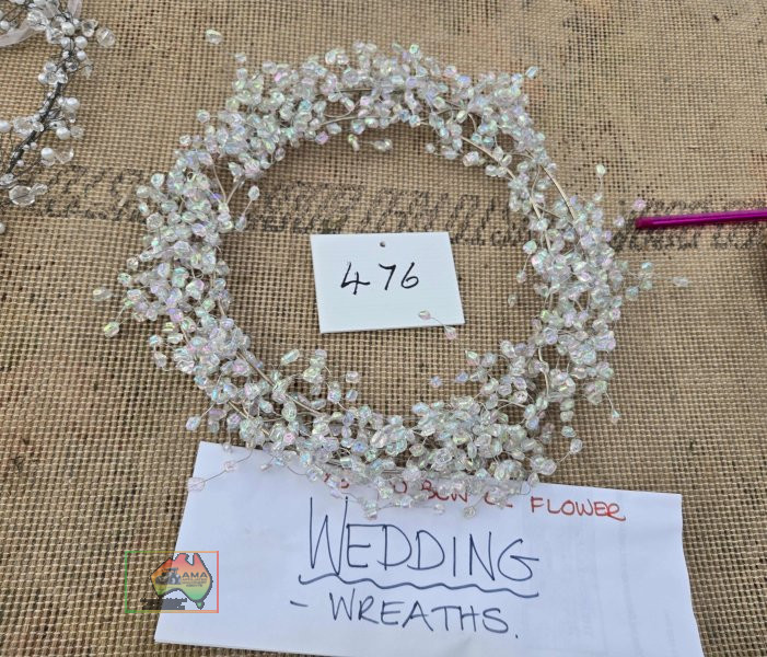 11x Wedding Wreaths & 1 Heart Shaped Wreath - photo 2