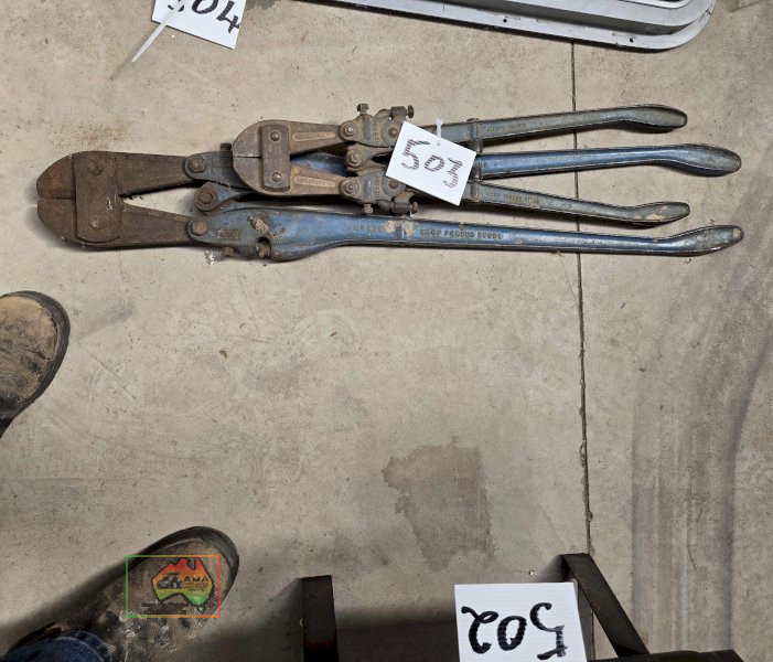 2x Bolt Cutters