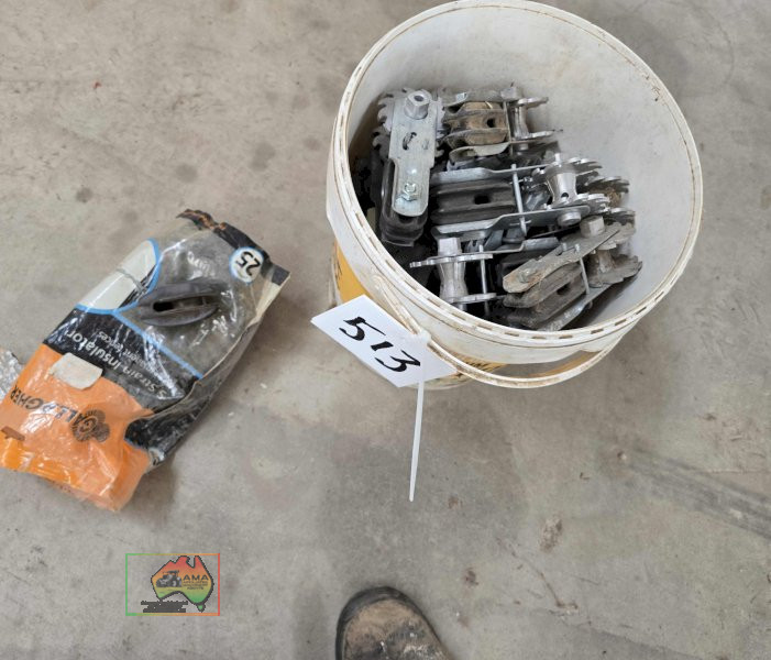25x Elec. Fence Tensioners & Insulators