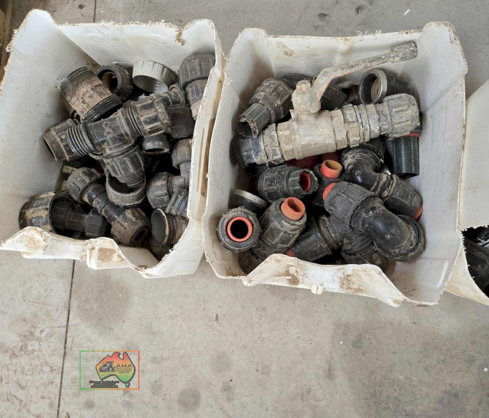 3 Tubs of Poly Pipe Fittings - photo 3