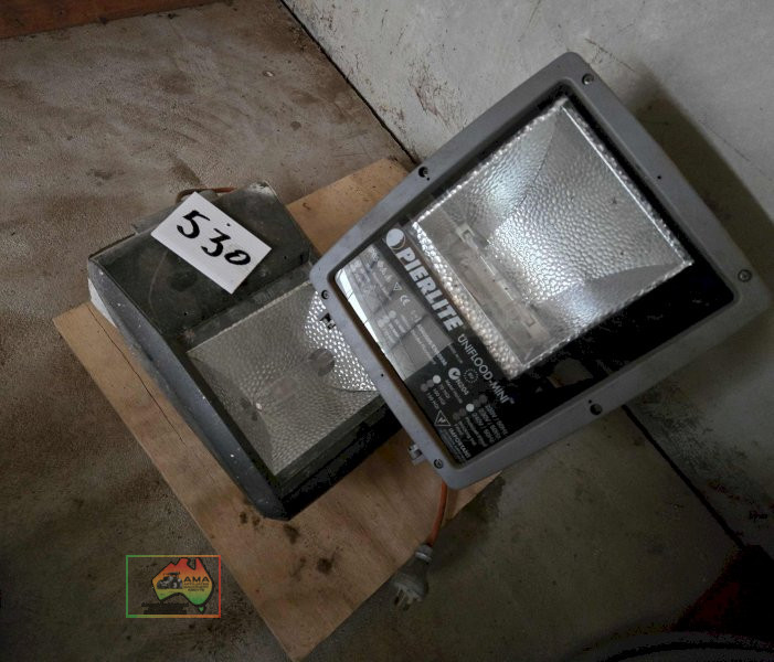 2x Outdoor Floodlights - photo 2